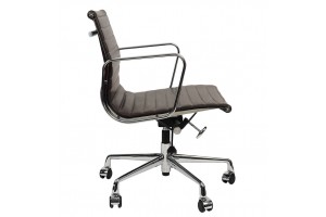 Кресло Eames Ribbed Office Chair EA 117 кофейная кожа
