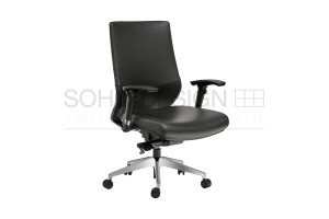 Кресло Vertu со средней спинкой черный