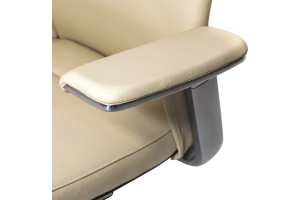 Эргономичное кресло руководителя Match HB бежевая кожа