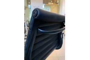 Кресло Eames Style Ribbed Office Chair EA 117 Total Black
