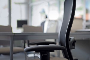 Рабочее кресло Interstuhl Younico-Pro сетка черное Рабочее кресло Interstuhl Younico-Pro сетка черное