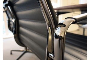 Кресло Eames Style Conference Chair EA 108 темный хром Кресло Eames Style Conference Chair EA 108 темный хром